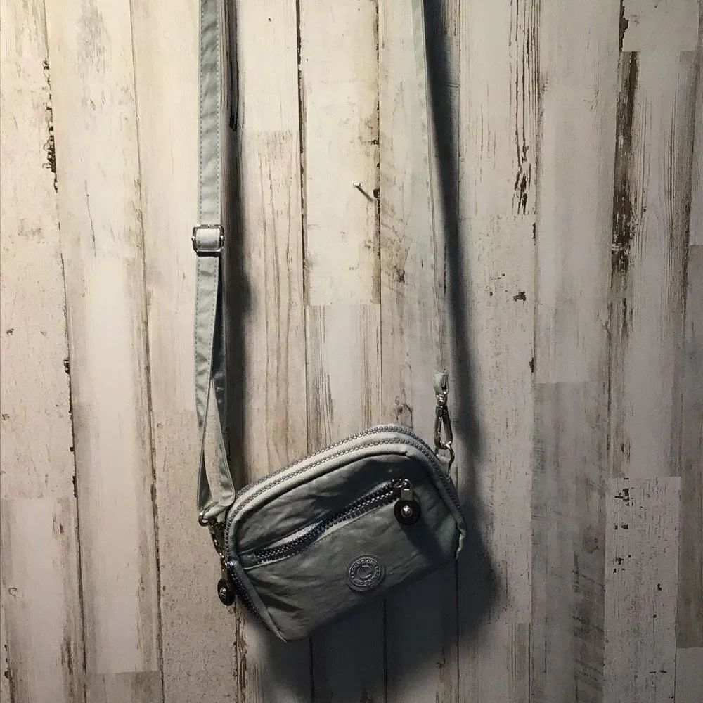 Purse crossbody Kipling style tannish grey by Lacking One